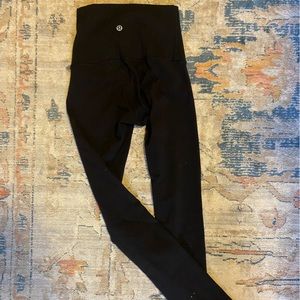 black lulu leggings.